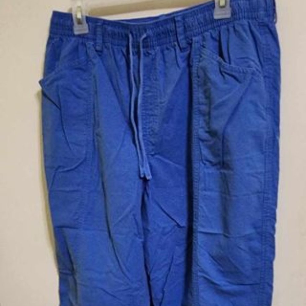 Blue capri pants
